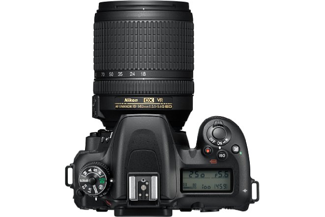 Bild Die Nikon D7500 besitzt ein Monocoque-Gehäuse, was trotz einer 3,5 mm flacheren Kamera einen 5 mm tieferen griff ermöglicht. [Foto: Nikon]