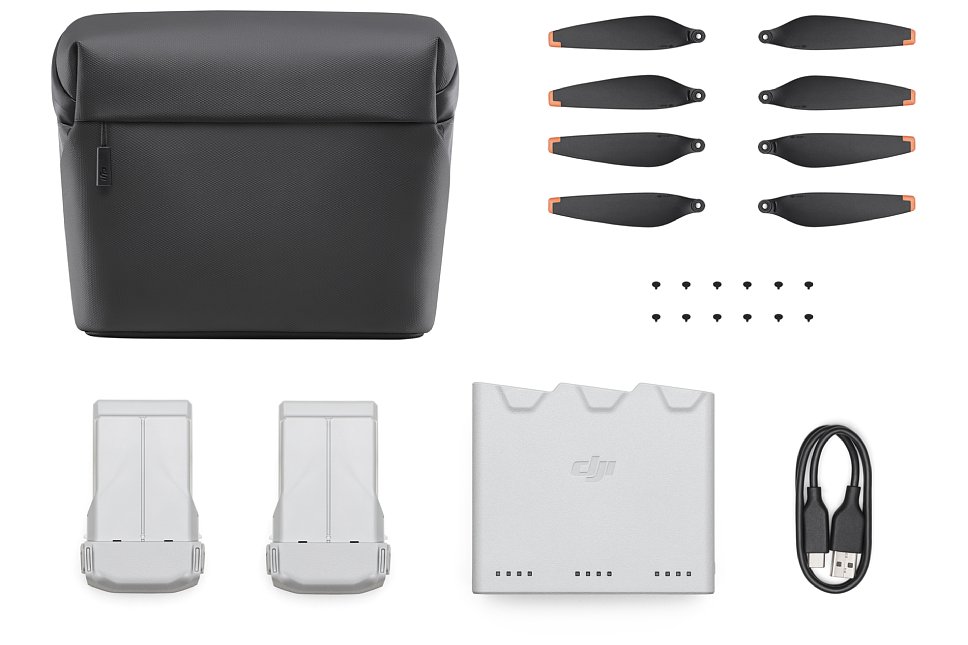 Bild Das DJI Mini 3 Pro Fly More Kit ist ein separates Zubehör-Kit bestehend aus Tasche, zwei zusätzlichen Akkus, der Akku-Ladebox mit USB-Kabel sowie 8 Ersatzpropeller mit Schrauben. [Foto: DJI]