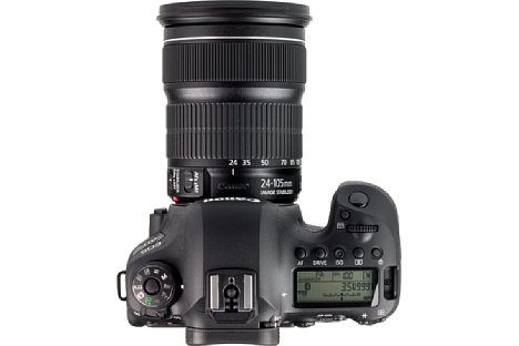 Bild Auf der Oberseite bietet die Canon EOS 6D Mark II ein klassisches LC-Display, das die wichtigsten Aufnahmeparameter anzeigt. Dank Beleuchtung lässt es sich auch im Dunkeln ablesen. [Foto: MediaNord]