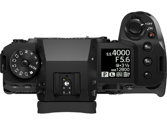 Bild Auf der Oberseite besitzt die Fujifilm X-H2S ein 3,3 Zentimeter großes Info-Display. [Foto: Fujifilm]