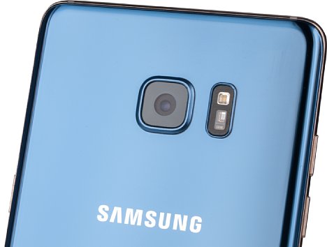 Bild 12 Megapixel Rückseiten-Kamera, LED-Blitz und Pulsmesser des Samsung Galaxy Note 7. [Foto: MediaNord]