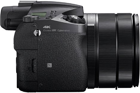 Bild Die 4K-Videofunktion der Sony RX10 IV soll dank 1,7-fachem Oversampling eine höhere Bildqualität bieten, der Autofokus arbeitet doppelt so schnell. [Foto: Sony]
