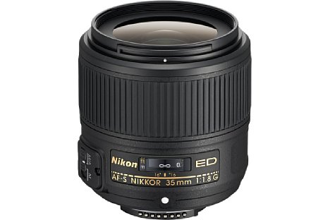 Bild Das FX-Objektiv Nikon AF-S 35 mm 1.8G ED ist nicht nur kompakter als das F1,4er-Profimodell, sondern auch etwas lichtschwächer und dafür aber preiswerter. [Foto: Nikon]