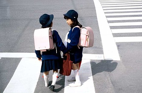 Bild Schülerinnen in Japan [Foto: Jürgen Rauteberg]