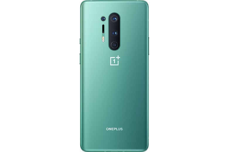 Bild Das OnePlus 8 Pro in der Farbe Glacial Green. Unser Testgerät in dieser Farbe ist nicht so grün wie es auf diesem Herstellerfoto wirkt, sondern eher ein helles Blau (siehe weiter unten auf dieser Seite). [Foto: OnePlus]