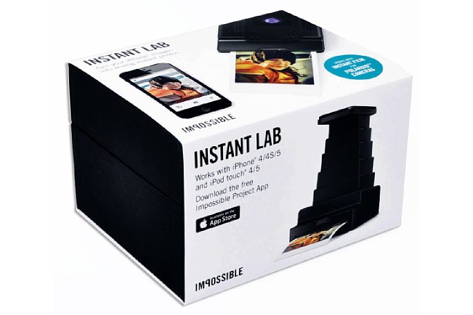 Bild Instant Lab wird mit wiederaufladbarer Batterie und Gebrauchsanleitungen in acht Sprachen geliefert [Foto: Impossible]