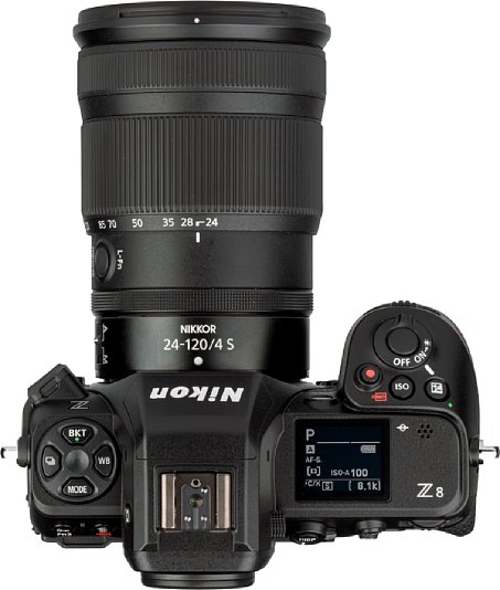 Bild Die Nikon Z 8 bietet einen sehr gut ausgeformten und damit ergonomischen Handgriff. Praktisch ist auch das Schulterdisplay, das über die wichtigsten Aufnahmeparameter informiert. [Foto: MediaNord]