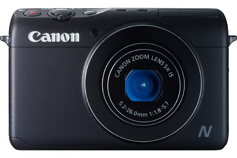 Bild Die Frontansicht der Canon PowerShot N100 ist sehr schlicht und unauffällig. Die Frontkamera entspricht im Wesentlichen der Canon PowerShot S120.  [Foto: Canon]