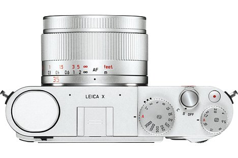 Bild Die Leica X (Typ 113) besitzt ein mit F1,7 lichtstärkeres Objektiv als die X-E (Typ 102) mit ihrer Anfangsöffnung von F2,8. Die Brennweite beträgt 23 Millimeter, entspricht aber dem Bildwinkel eines 35mm-Kleinbildobjektivs. [Foto: Leica]
