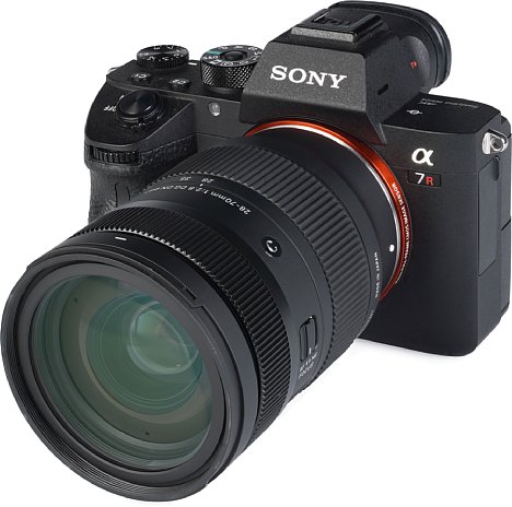 Bild Sony Alpha 7R III mit Sigma 28-70 mm F2,8 DG DN Contemporary. [Foto: MediaNord]