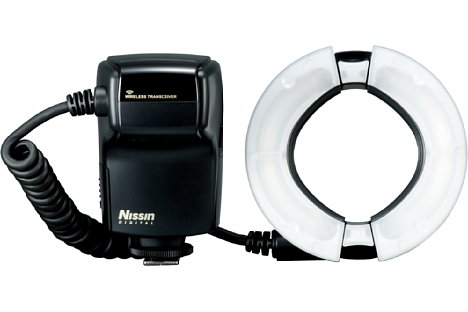 Bild Der Nissin MF18 liefert eine Leitzahl von 16 bei ISO 100 und einem Meter Aufnahmeabstand. Der ringförmige Blitzkopf besteht aus zwei getrennt steuerbaren Blitzröhren mit 5.600 Grad Kelvin Farbtemperatur (Tageslicht). [Foto: Nissin]