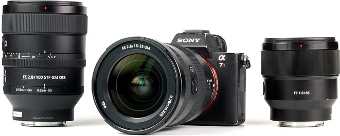 Bild Anstehende Objektivtests an der Sony Alpha 7R II (von links nach rechts): FE 100 mm F2,8i STF GM OSS, FE 16-35 mm 2.8 GM und FE 85 mm F1.8. Neun weitere FE-Objektive folgen. [Foto: MediaNord]