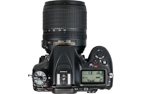 Bild Ein beleuchtbares Statusdisplay sorgt auf der Oberseite der Nikon D7200 stets für die nötige Übersicht der wichtigsten aktuellen Aufnahmeeinstellungen. [Foto: MediaNord]