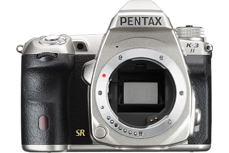 Bild Die Pentax K-3 II Silver Edition besitzt ein robustes Gehäuse aus einer Magnesiumlegierung, das gegen Staub und Spritzwasser geschützt ist. Die silberne Sonderedition kostet wie das Serienmodell knapp 1.000 Euro. [Foto: Pentax]