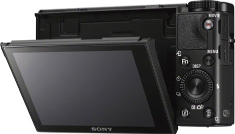 Bild Der rückwärtige Bildschirm der Sony DSC-RX100 V lässt sich auch in der zweiten Generation um 45 Grad herunterklappen, ist aber weiterhin nicht touchfähig. [Foto: Sony]