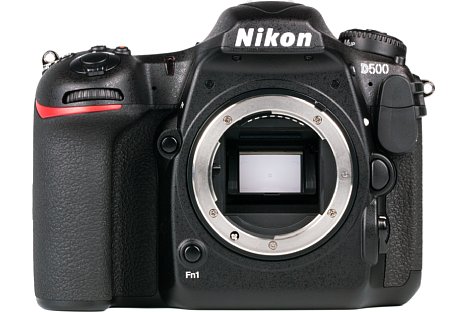 Bild Dank des 20-Megapixel-Sensors in APS-C-Größe gibt es bei der Nikon D500 ein wenig "Brennweite gratis". [Foto: MediaNord]