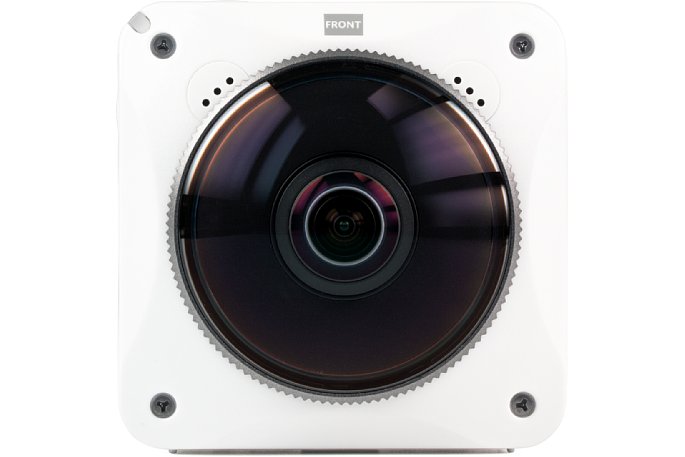 Bild Das zweite Objektiv der Kodak PixPro 4KVR360 benötigt nur einen Bildwinkel von 155°, wie ihn beispielsweise normale (Nicht-Panorama-)Actioncams haben. Damit lässt sich die Panorama-Kamera bei Bedarf wie eine normale Actioncam nutzen. [Foto: MediaNord]