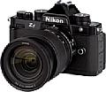 Die Nikon Z f lehnt sich optisch an der Analog-SLR Nikon FM2 an. [Foto: MediaNord]