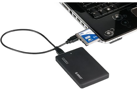 Bild Dann schließen wir die SSD an unsere neue USB-3.0-Schnittstellenkarte an, um die Daten der eingebauten Festplatte hierauf zu klonen. [Foto: MediaNord]