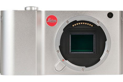 Bild Der APS-C-Sensor der Leica T (Typ 701) löst lediglich 16 Megapixel auf. Neben den T-Objektiven lassen sich auch M-Objektive verwenden. Der Adapter dazu erkennt sogar die 6-Bit-Codierung der manuellen Objektive. [Foto: MediaNord]