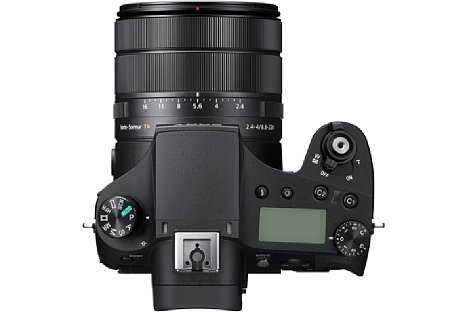 Bild Das Objektiv der Sony RX10 IV verfügt über drei Einstellringe für Blende, Zoom und Fokus. [Foto: Sony]