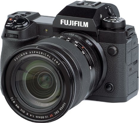 Bild Fujifilm X-H2 mit XF 16-80 mm F4 R OIS WR. [Foto: MediaNord]