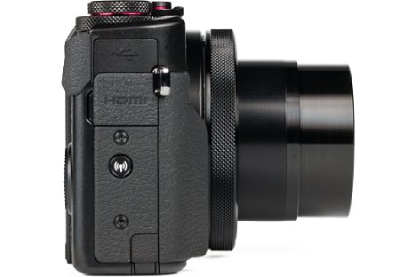 Bild An Schnittstellen hat die Canon PowerShot G7 X Mark II lediglich Micro-HDMI und Micro-USB zu bieten, ein Fernauslöseanschluss oder eine Mikrofonbuchse sucht man vergebens. [Foto: MediaNord]