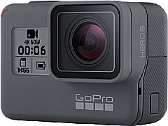 Einziger äußerlicher Unterschied der GoPro Hero6 Black zum Vorgängermodell ist die kleine, aufgedruckte Typenbezeichnung an der Gehäuseseite. Beim Vorgängermodell war diese nur eingeprägt und damit nahezu unsichtbar. [GoPro]