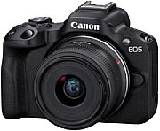 Canon EOS R50 mit RF-S 18-45 mm. [Foto: Canon]