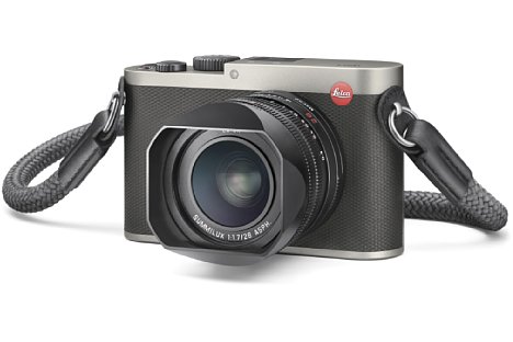 Bild Die Leica Q (Typ 116) titan kostet 4.450 statt 3.990 Euro für die schwarze Version. Dafür ist bei der Titanversion beispielsweise ein Trageriemen aus Kletterseilmaterial im Lieferumfang. [Foto: Leica]