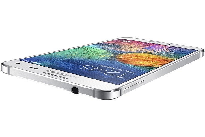 Bild Das Galaxy Alpha ist 6,7mm dünn [Foto: Samsung]
