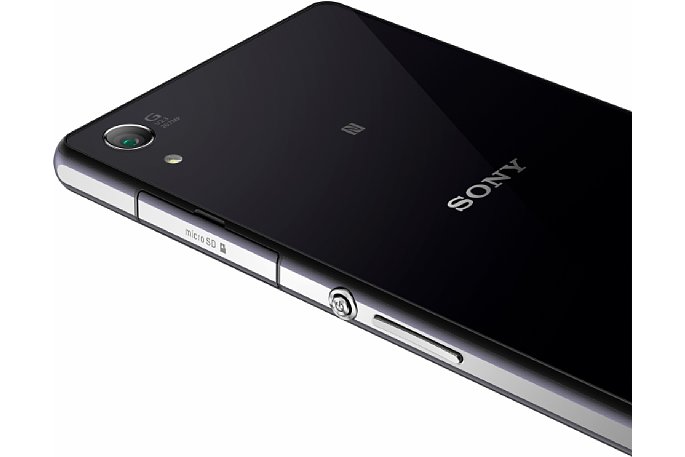 Bild In der Gehäuseecke des Sony Xperia Z2 verbirgt sich ein 20,7-Megapixel-Kameramodul. [Foto: Sony]