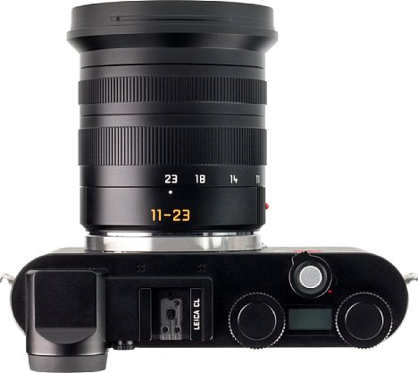 Bild An der Leica CL macht das schwarze Super-Vario-Elmar-TL 1:3,5-4,5/11-23 mm Asph. designmäßig eine gute Figur. Von der optischen Leistung überzeugt vor allem die geringe Verzeichnung. [Foto: MediaNord]