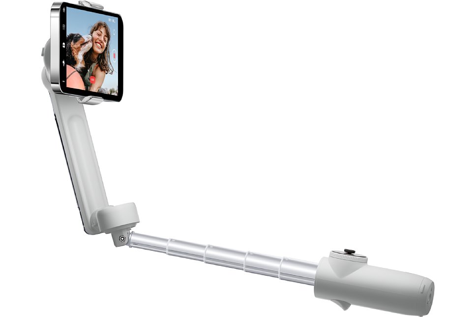 Bild Der Insta360 Flow Smartphone Gimbal hat eine integrierte, bis maximal 21,5 cm ausziehbare Verlängerung. [Foto: Insta360]