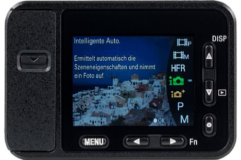 Bild Da der Sony DSC-RX0 auch elementare Bedienelemente fehlen, muss alles über den winzigen Monitor und die kleinen Tasten bedient werden. Die Umschaltung von Foto auf Video (oder zurück) erfordert jeweils sieben Tastendrücke auf drei verschiedenen Tasten. [Foto: MediaNord]