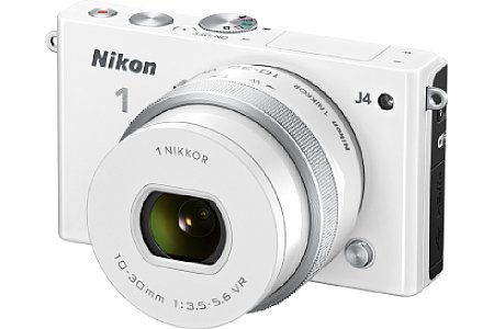 Nikon 1 J4 mit 10-30 mm Objektiv in Schwarz. [Foto: Nikon]