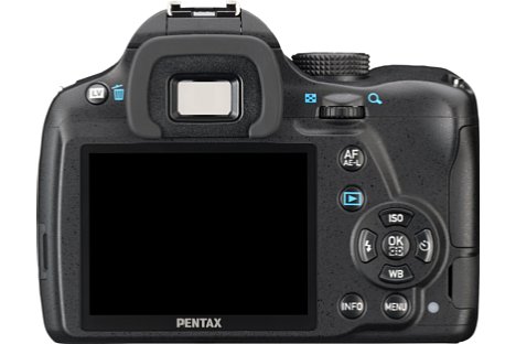 Bild Der rückwärtige Bildschirm der Pentax K-50 misst drei Zoll (7,6 cm) in der Diagonale und löst 921.000 Bildpunkte auf. [Foto: Pentax]