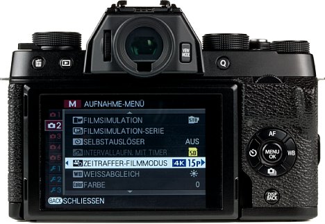 Bild Der bewegliche Monitor bietet Überblick über Kamerafunktionen und das Vorschaubild. [Foto: MediaNord]