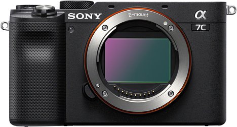 Bild Trotz ihres kompakten Gehäuses besitzt die Sony Alpha 7C einen 24 Megapixel auflösenden Kleinbildsensor, der zur Bildstabilisierung beweglich gelagert ist. [Foto: Sony]