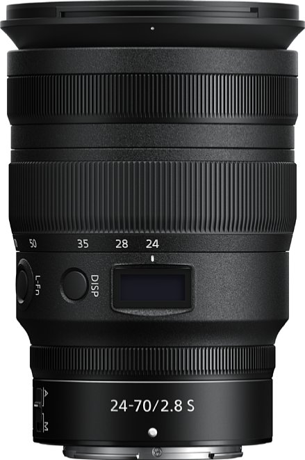 Bild Das OLED auf der Oberseite des Nikon Z 24–70 mm 2,8 S zeigt die exakte Brennweite, Entfernung, Schärfentiefe und Blende an. [Foto: Nikon]