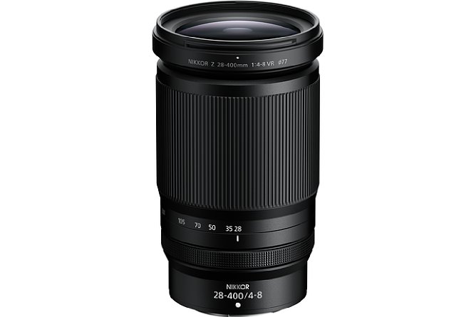 Bild Mit einem 14,2-fachen Zoomfaktor ist das Nikon Z 28-400 mm F4-8 VR das mit Abstand zoomstärkste Vollformatobjektiv. Dafür beträgt die Lichtstärke im Tele nur F8 und das Filtergewinde ist 77 Millimeter groß. [Foto: Nikon]