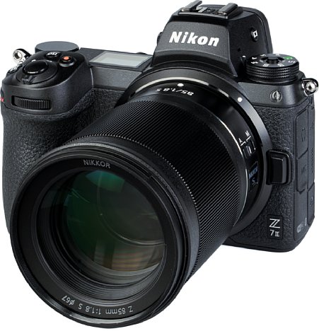 Bild Das Nikon Z 85 mm F1.8 S ist gegen Staub und Spritzwasser geschützt. Laut Nikon-Website verträgt es sogar eine Champagnerdusche. [Foto: MediaNord]
