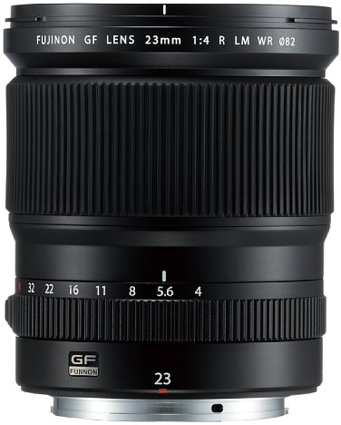 Bild Das Fujifilm GF 23 mm F4 R LM WR bietet einen angenehm breiten Fokusring, der elektronisch arbeitet. Ob er linear oder nicht-linear arbeitet, lässt sich im Kameramenü festlegen. [Foto: Fujifilm]