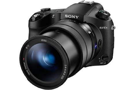 Bild Die Sony Cyber-shot DSC-RX10 III besitzt nun ein neues Objektiv mit mehr Zoom und einer variablen Lichtstärke von F2.4-4. [Foto: Sony]