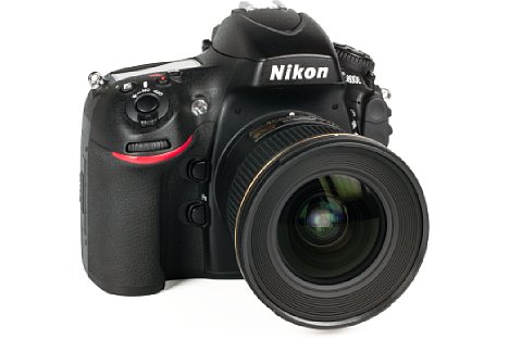 Bild An der Nikon D800E macht das AF-S Nikkor 20 mm 1,8 G ED einen gut ausbalancierten Eindruck. [Foto: MediaNord]