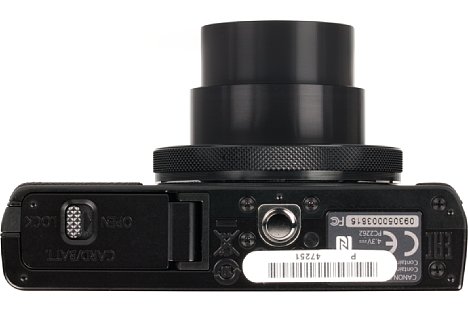 Bild Das Metallstativgewinde der Canon PowerShot G9 X sitzt sogar in der optischen Achse. [Foto: MediaNord]