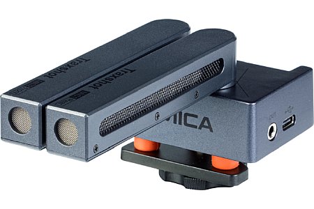 Das Comica Traxshot Mikrofon mit beiden Mikrofonarmen nach vorne ausgerichtet für die Mono-Aufnahme. [Foto: MediaNord]