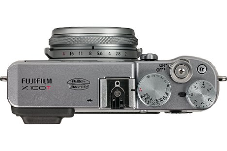 Bild Blende, Belichtungszeit und Belichtungskorrektur werden bei der Fujifilm X100T über klassische Bedienräder am Kameragehäuse sowie dem Objektiv eingestellt. [Foto: MediaNord]