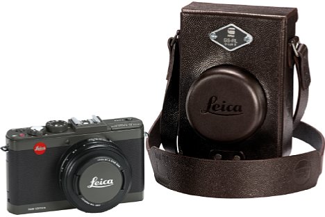 Bild Zum Lieferumfang der limitierten und 990 EUR teuren Leica D-Lux 6 Edition by G-Star RAW gehört neben der braunen Ledertasche auch ein exklusiver Trageriemen sowie eine passende Handschlaufe. [Foto: Leica]