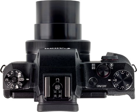 Bild Die Canon PowerShot G1 X Mark III bietet nicht nur einen Blitzschuh, sondern im Gegensatz zum Vorgängermodell auch einen elektronischen Sucher. [Foto: MediaNord]